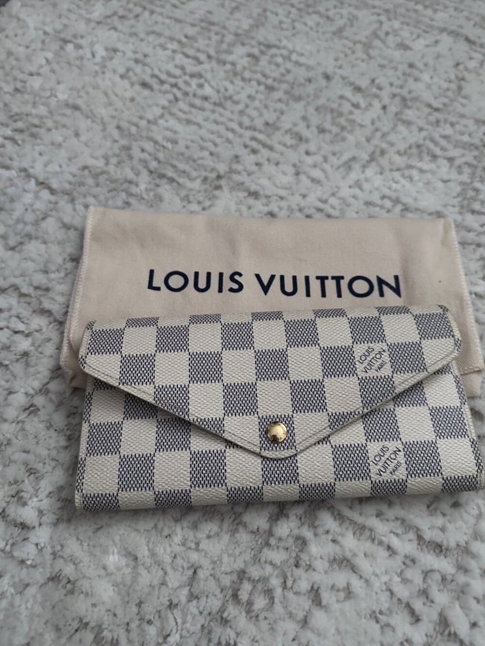 Louis Vuitton Josephine wallet